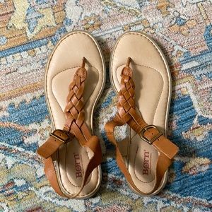 Born yarrow sandals